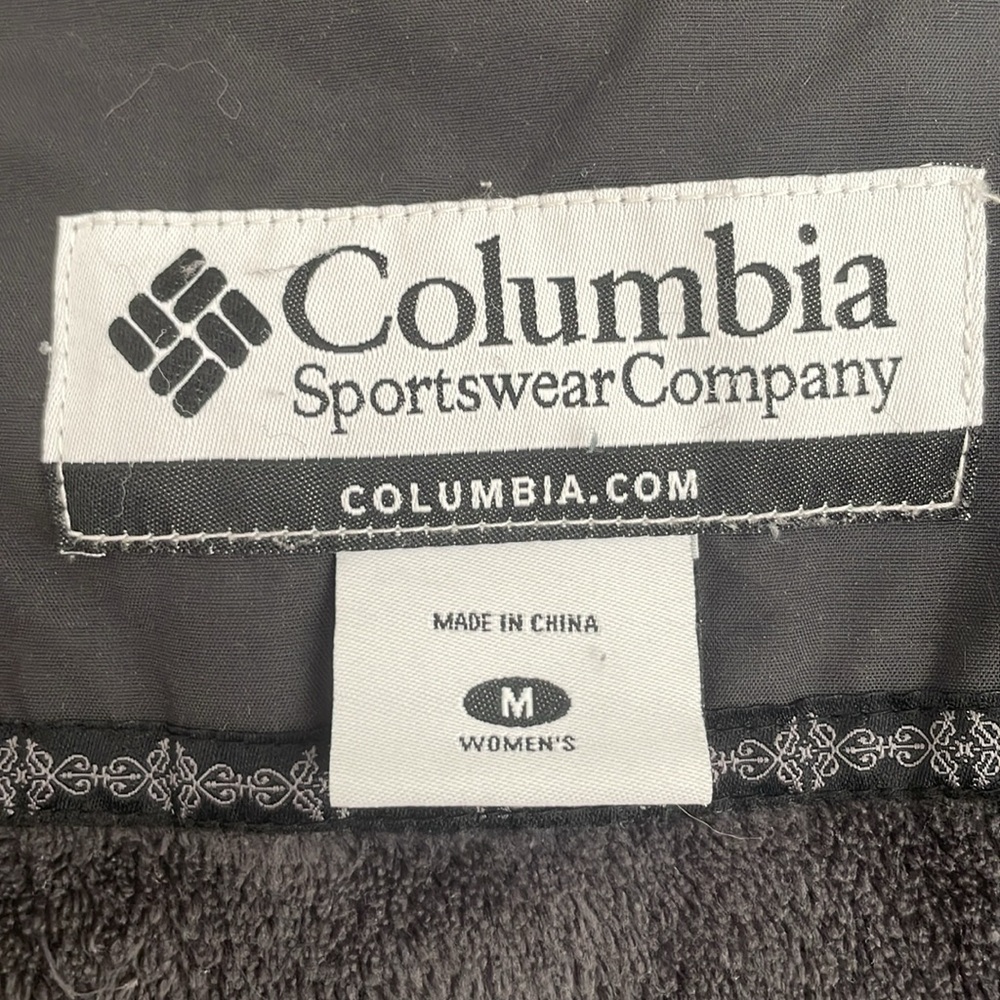 Columbia Green and White Jacket Size Medium - Picture 10 of 15